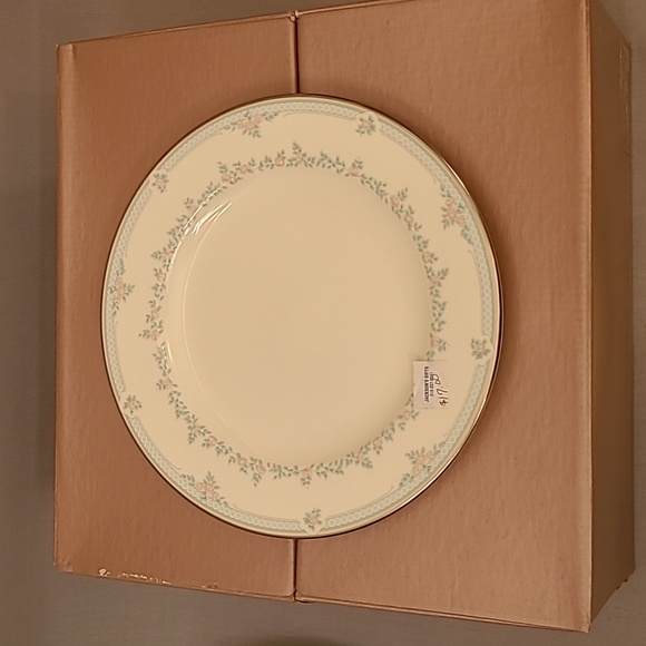 Pfaltzgraff Alexandra Bone China 5 Piece   Place Setting 507-032 - Picture 4 of 12
